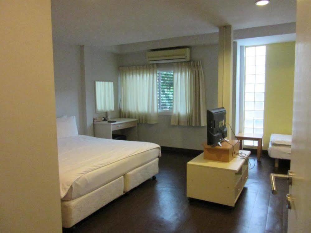 Hotel Urban House Bangkok Esterno foto