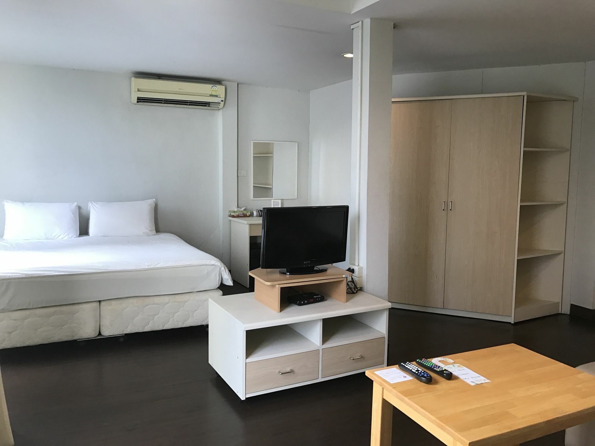 Hotel Urban House Bangkok Esterno foto